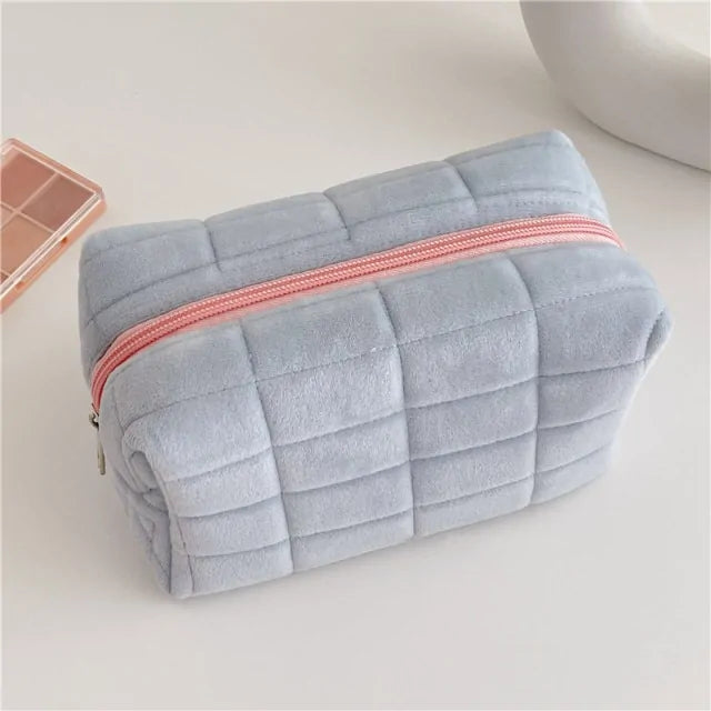 Fur Makeup Bag by Oz-Direct.com