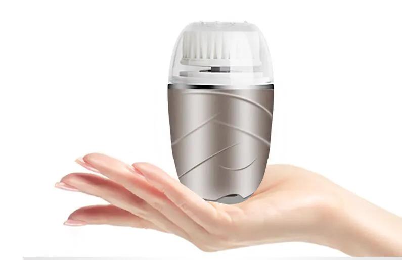 Famirosa BLK-E001 3 In 1 Face Cleansing Instrument Facial Care Tool Blackhead IP65 Waterproof Beauty Brush With 3 Brush Heads by Oz-Direct.com