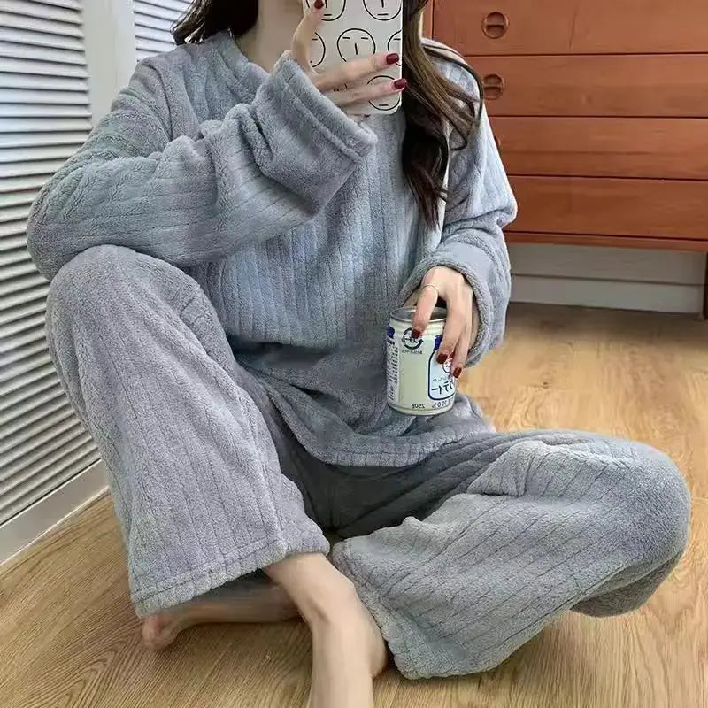 Winter Soft Velvet Pajamas Set by Oz-Direct.com