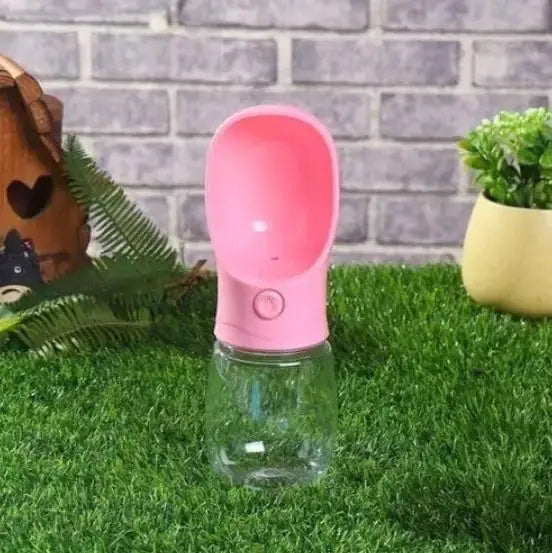 Portable Pet Drinking Fountain by Oz-Direct.com