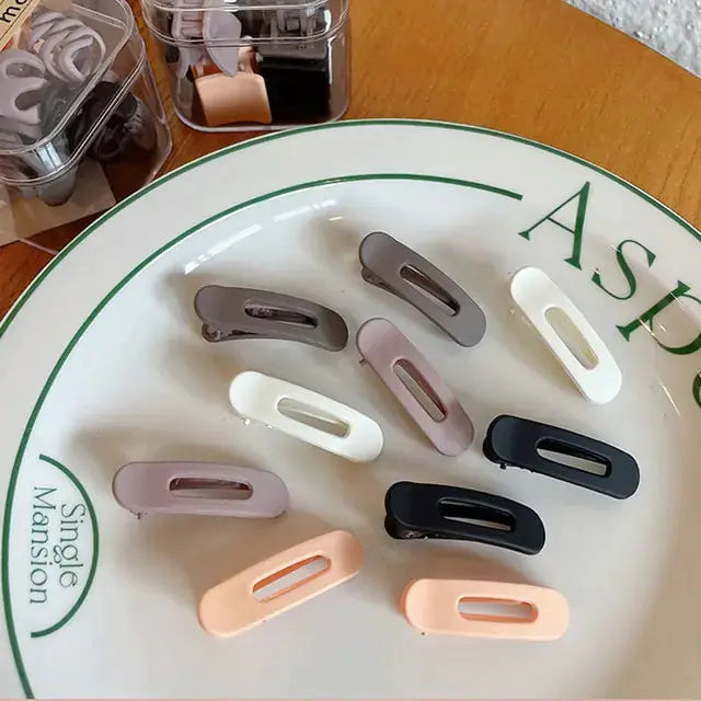 Luxury Matte Plastic Mini Hair Claws by Oz-Direct.com