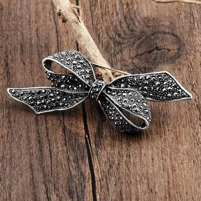 Retro Alloy Brooch by Oz-Direct.com
