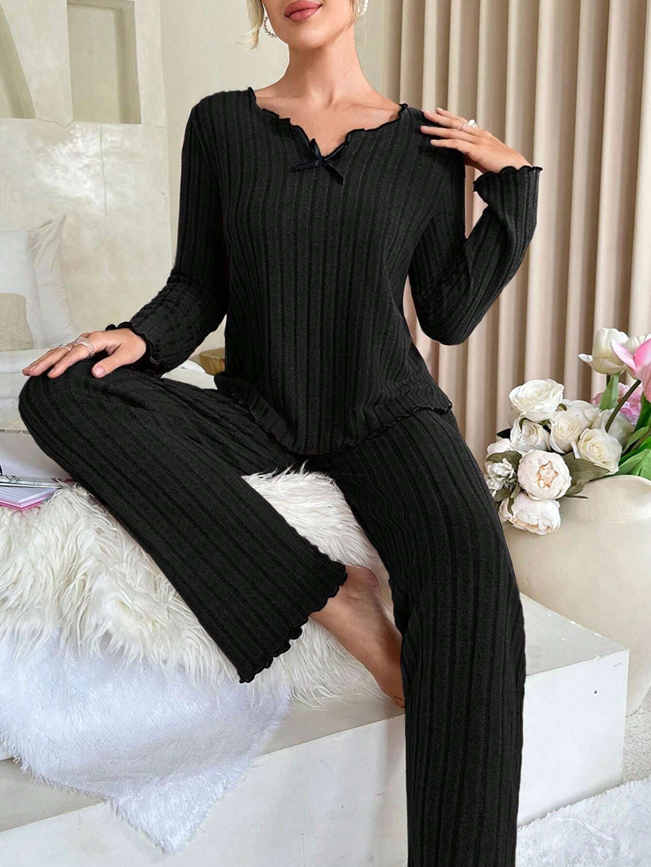 Cozy Women's Home Wear Set with Black Trim and Braided Edge Casual Sleepwear for Autumn and Winter