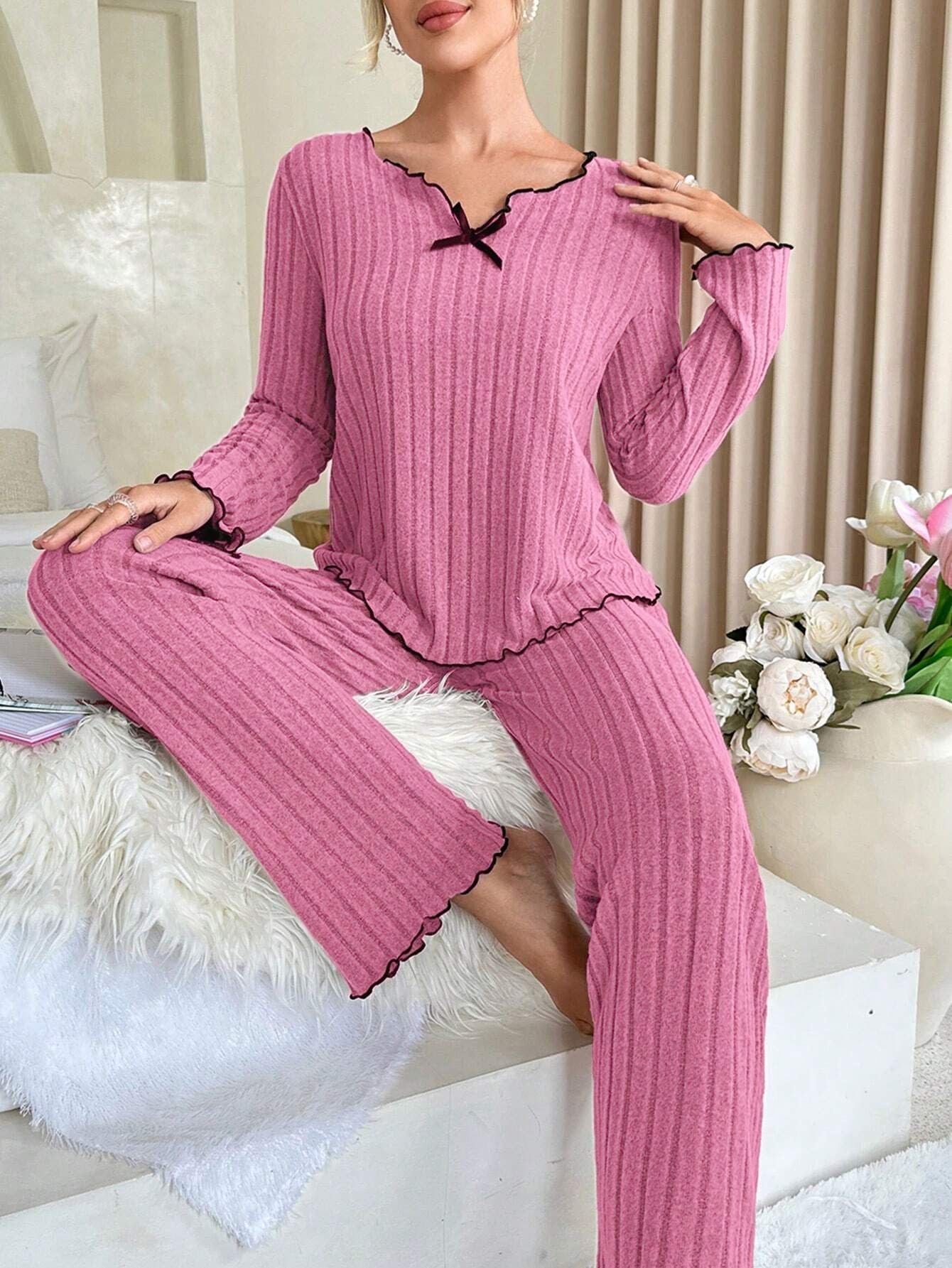 Cozy Women's Home Wear Set with Black Trim and Braided Edge Casual Sleepwear for Autumn and Winter