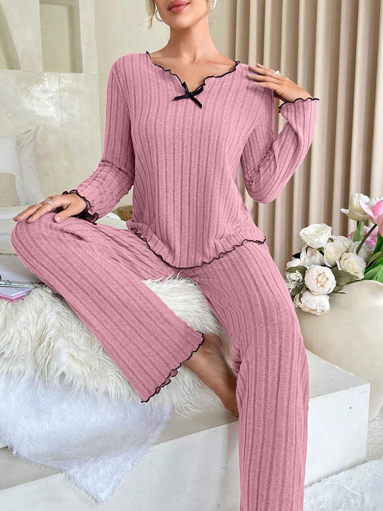 Cozy Women's Home Wear Set with Black Trim and Braided Edge Casual Sleepwear for Autumn and Winter