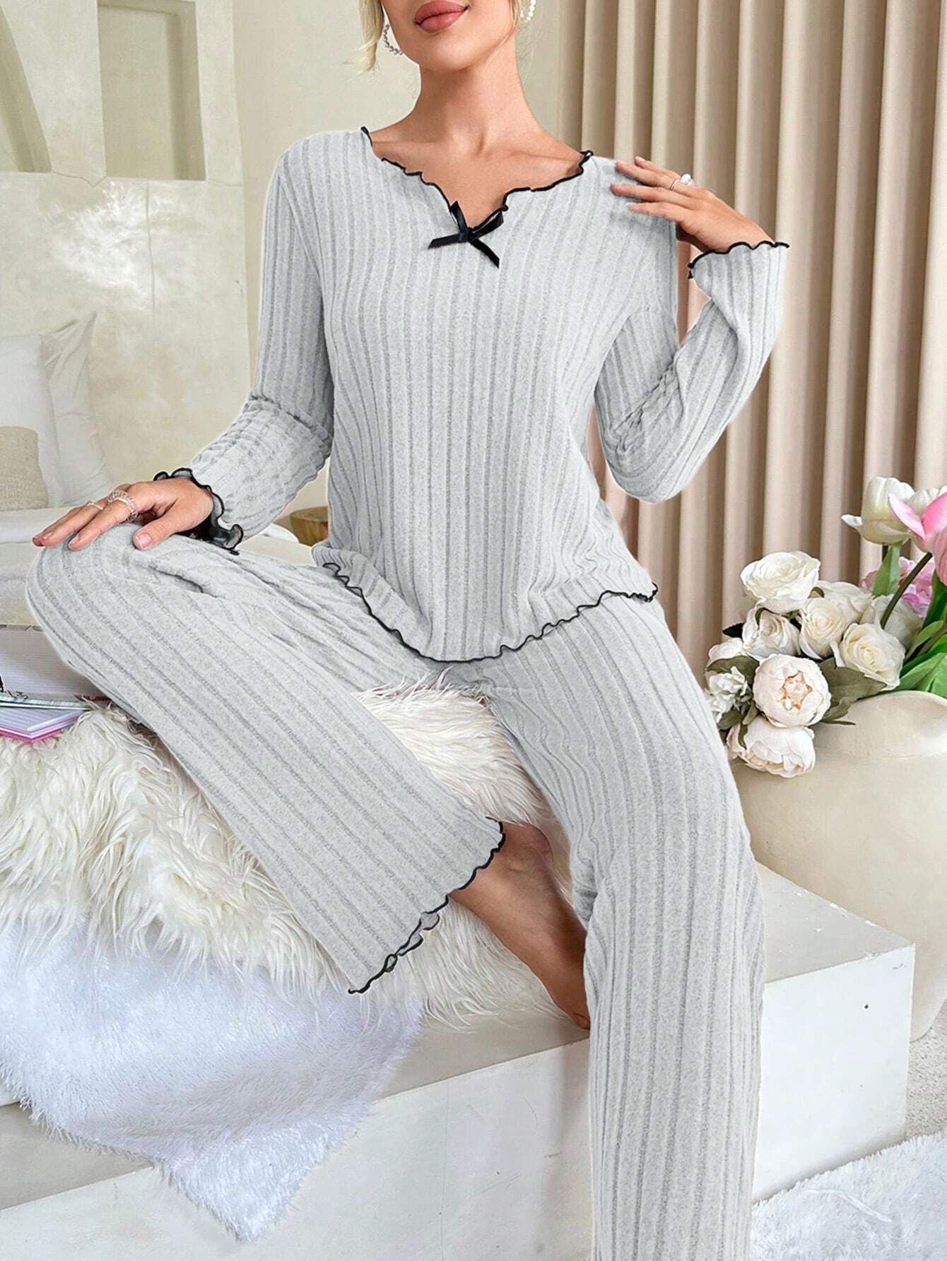Cozy Women's Home Wear Set with Black Trim and Braided Edge Casual Sleepwear for Autumn and Winter